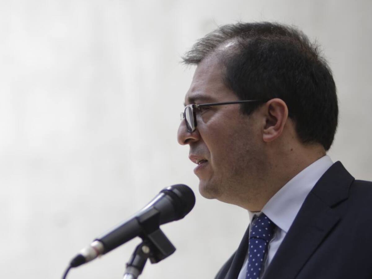 Combatir terrorismo y corrupción, compromisos de nuevo fiscal y la Policía