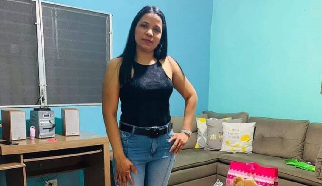 Un hombre asesinó a su exmujer cuando departía en un reconocido establecimiento del municipio