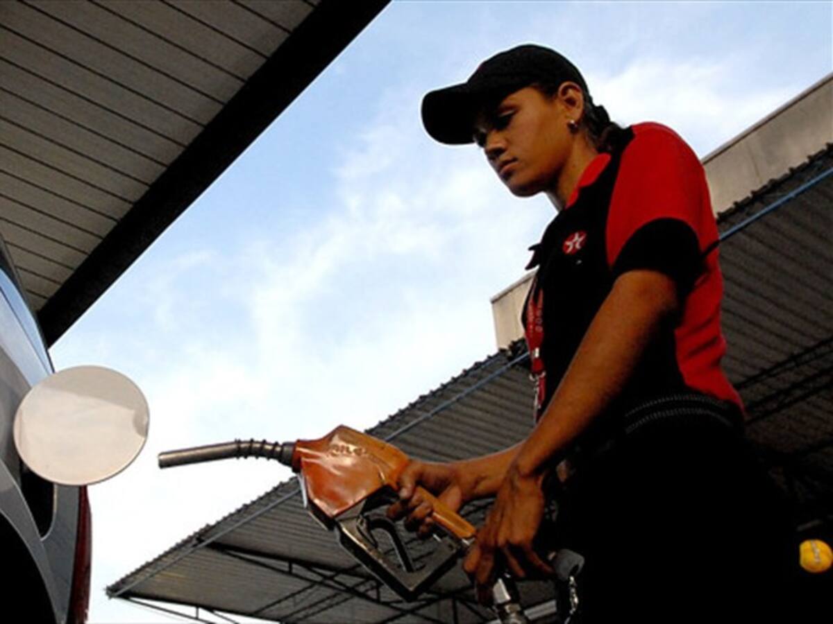 Precio de la gasolina se mantiene en $7.612 para abril de 2016