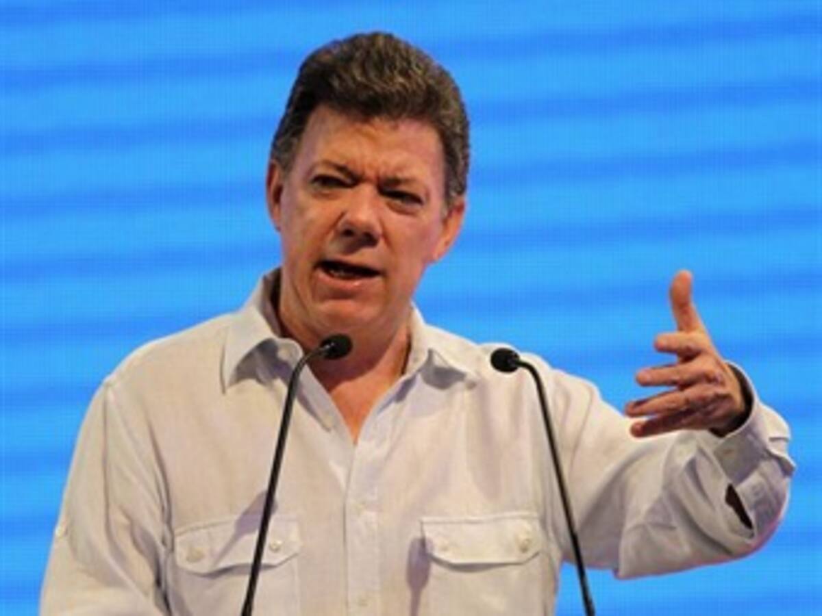Mejora la imagen del presidente Santos; se deteriora la de Petro: encuesta Gallup