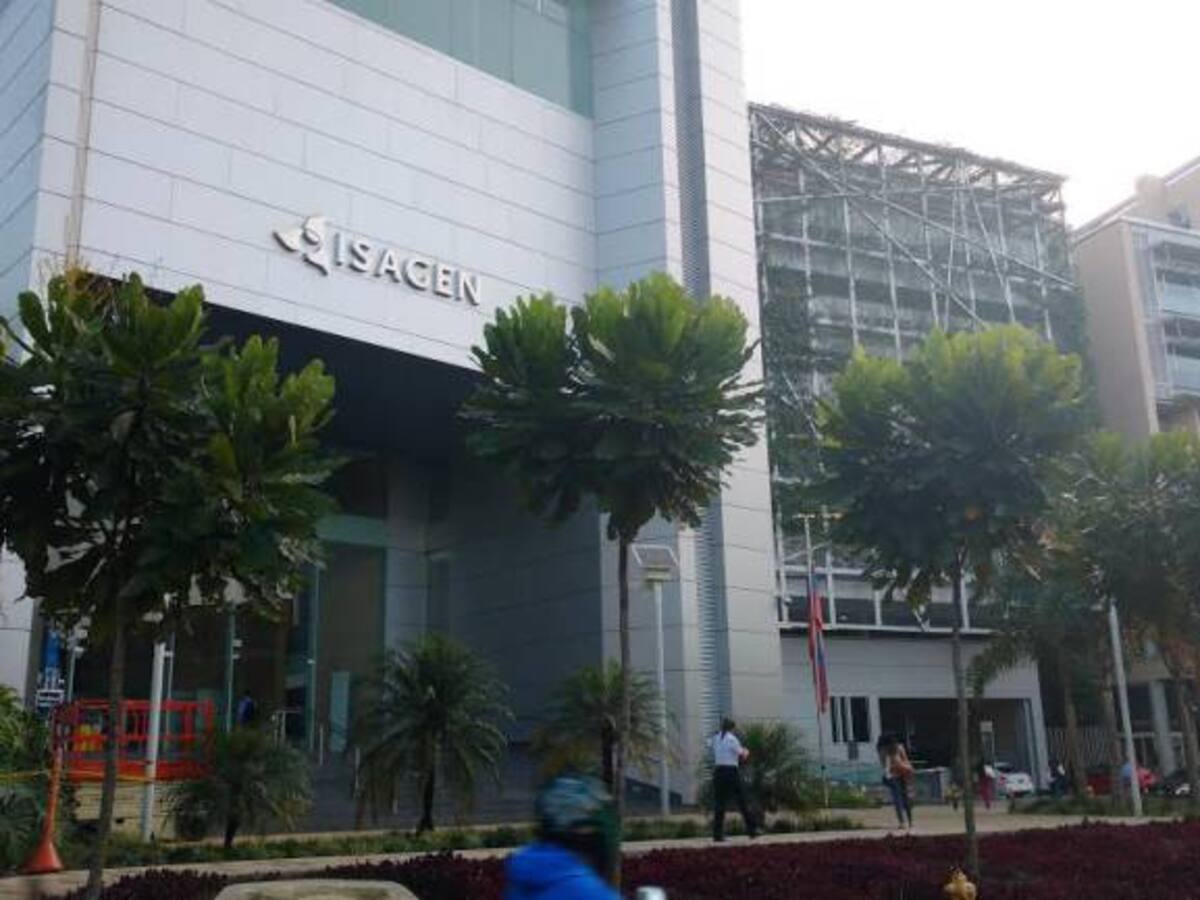 Senadores demandan la venta de Isagen
