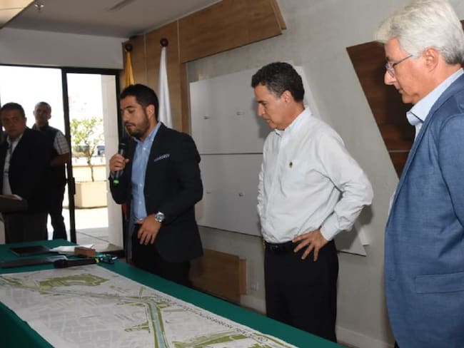 Gobernador solicitó a financiar tramo 2 del ferrocarril de Antioquia