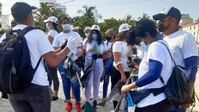 Iniciativa de recolección de residuos no aprovechables en Bocagrande