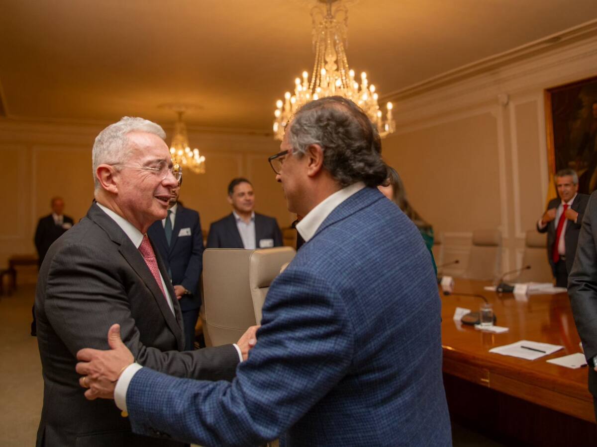 Sin acuerdo concreto culminó reunión Petro-Uribe por Reforma a la Salud