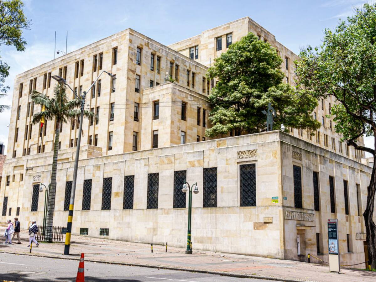 Gobierno expidió Presupuesto General para el 2025: Petro reconoció que está desfinanciado