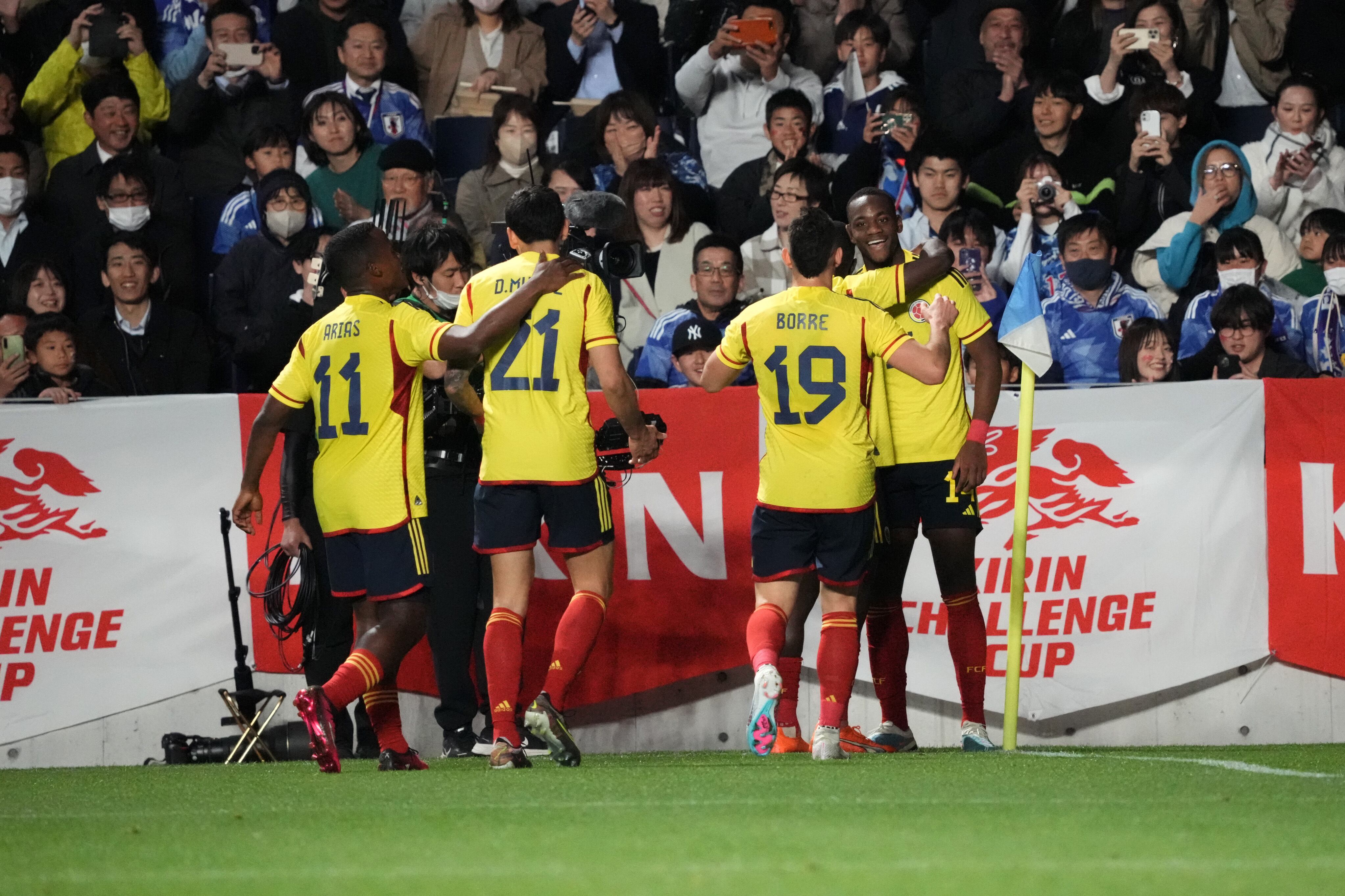 Jhon Jader Durán celebra su primer gol con la Selección Colombia. (Photo by Koji Watanabe/Getty Images)