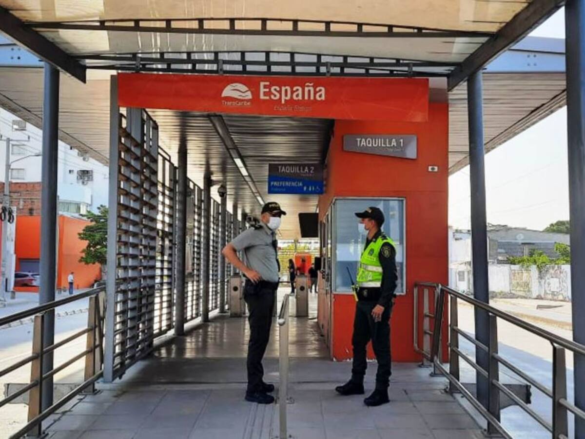 Policía refuerza seguridad en Transcaribe, centros religiosos y terminales