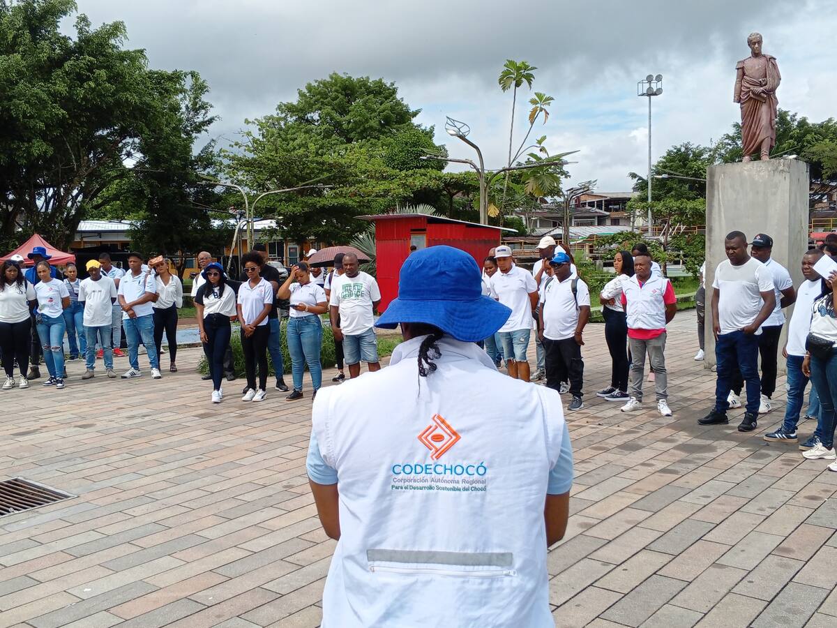 Con diferentes actividades, funcionarios de Codechocó exigen la liberación de su director