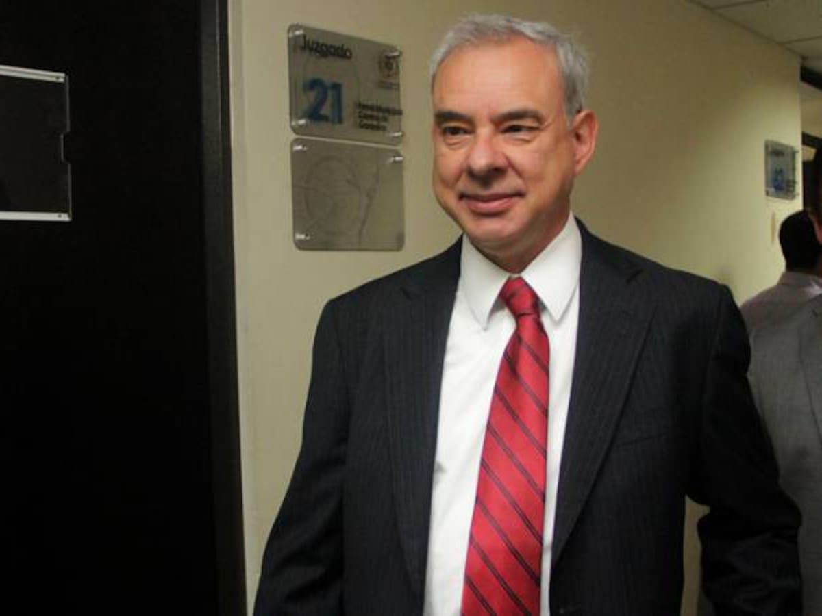 Por su inocencia ex magistrado Rodrigo Escobar acude a la Corte Suprema