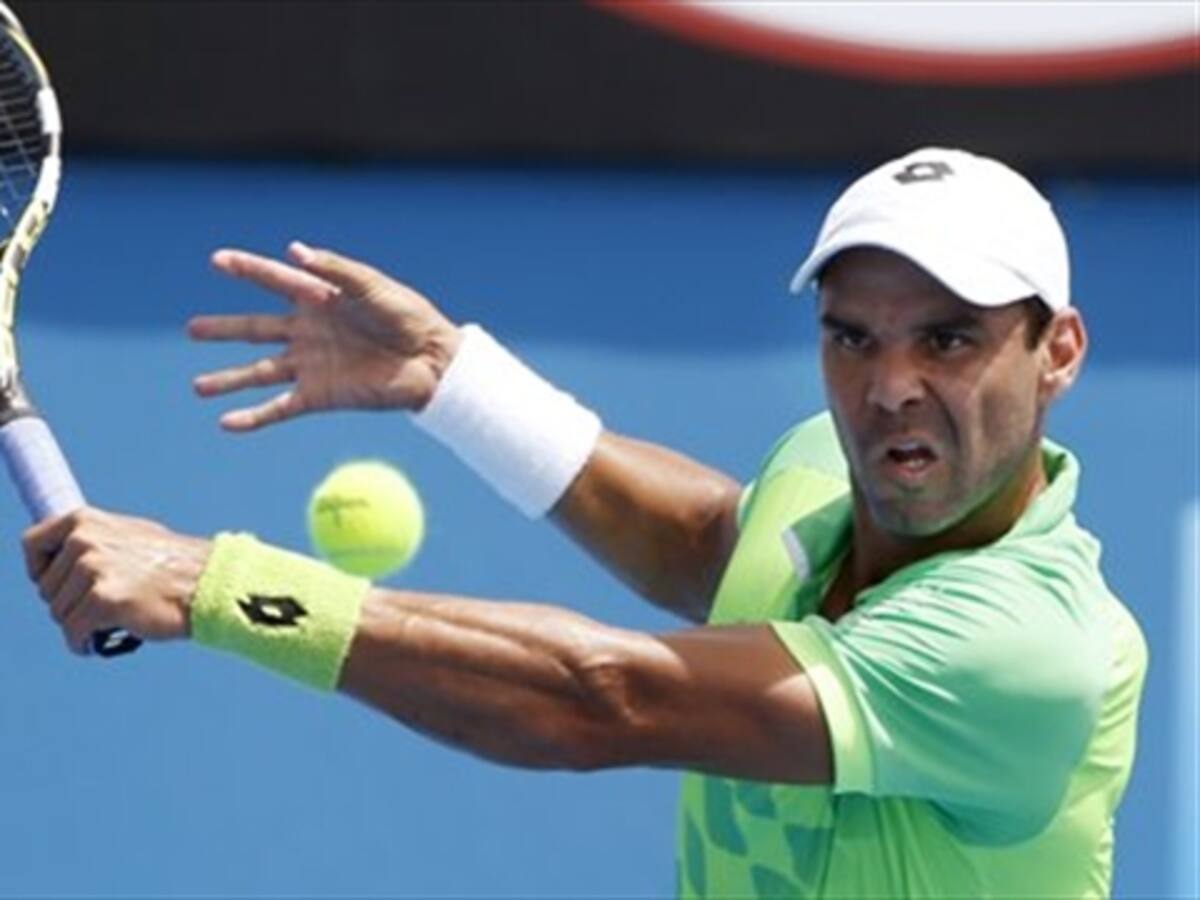 Alejandro Falla debuta con triunfo en México y avanza a octavos de final