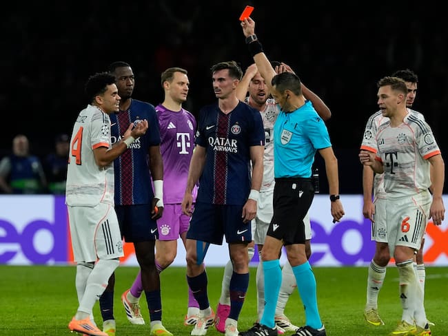 Luis Díaz, expulsado en el duelo de Champions ante el PSG. (Photo by Glenn Gervot - PSG / PSG via Getty Images)