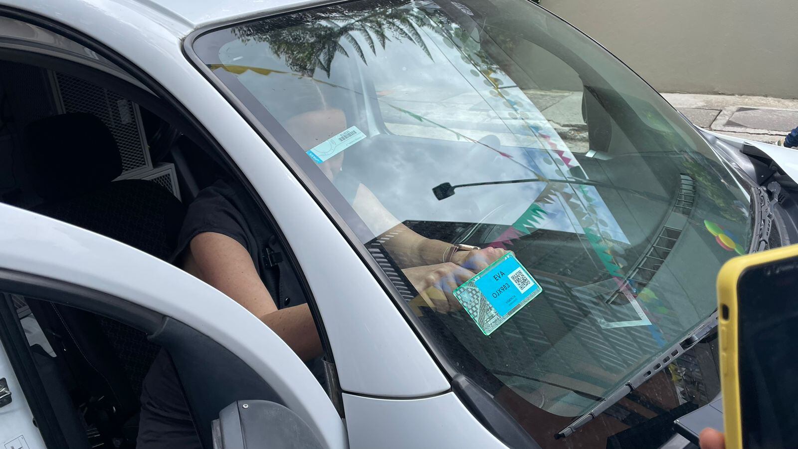 Inició etiquetado vehícular por contaminación ambiental en Bogotá ¿Cómo se llevará a cabo?