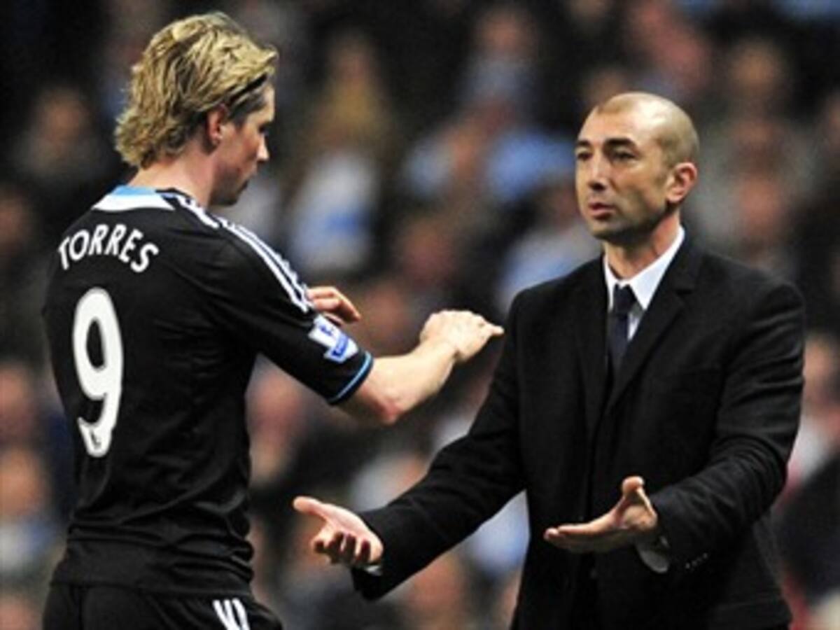 El técnico de Chelsea negó posible intercambio entre Falcao y Fernando Torres
