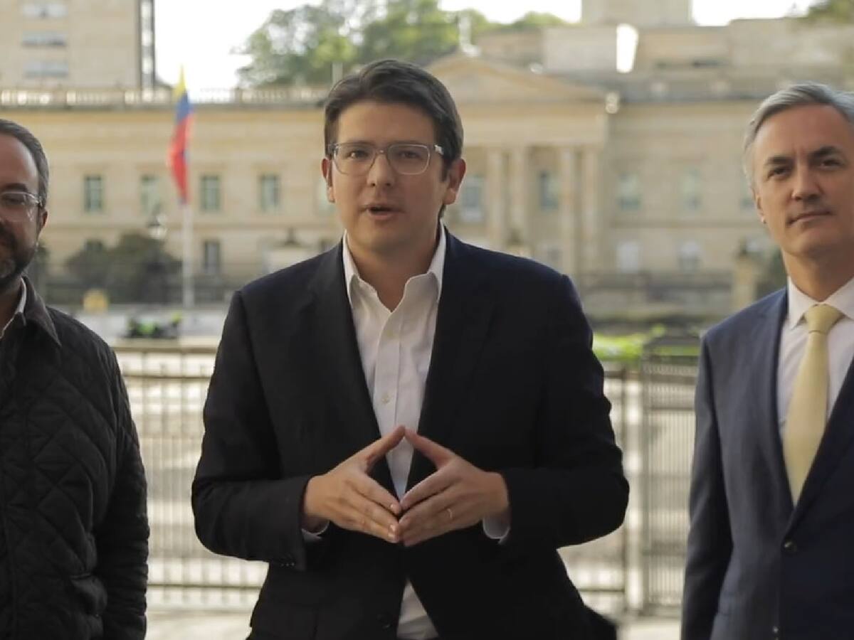 “Presidente, no siga imponiendo sus reformas a la fuerza”: Uribismo responde a Petro