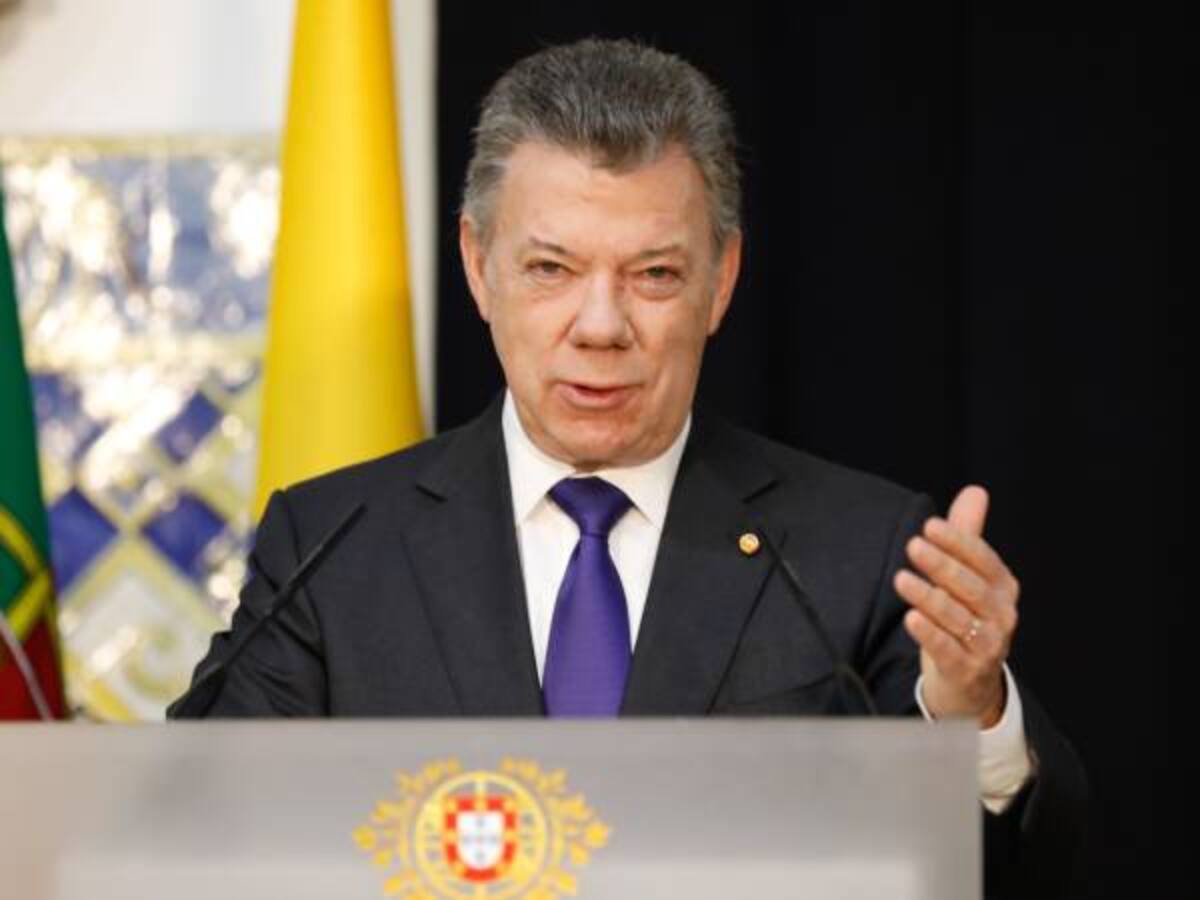 Santos destaca decisión de la UE de sacar a Farc de lista de terroristas