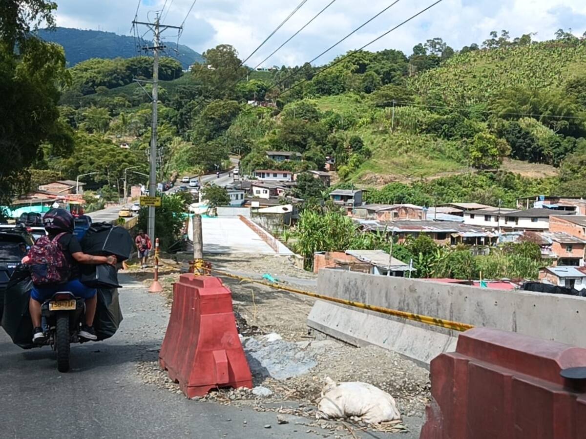 ¿Qué llamado hicieron gremios y veedores a Invías sobre recursos para doble calzada Armenia-Calarcá?
