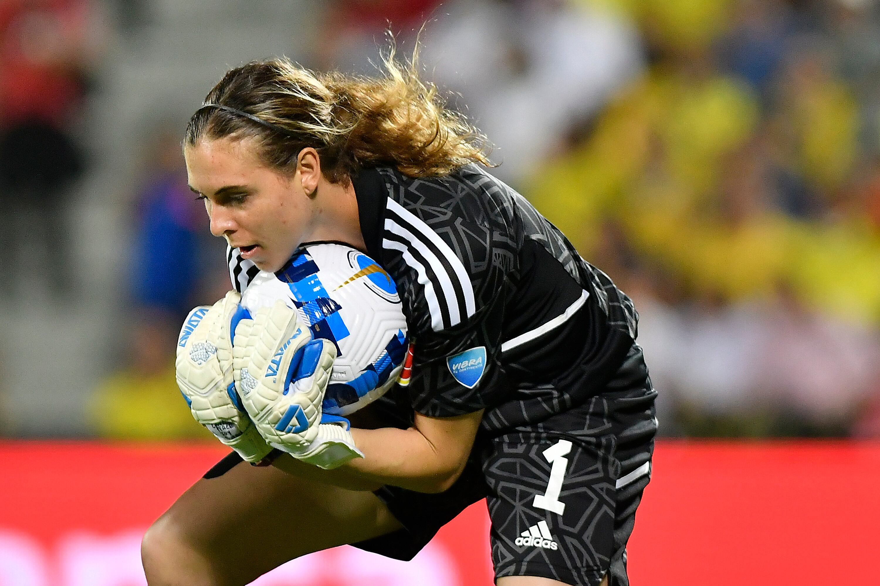BUCARAMANGA, COLOMBIA - JULY 25: Goalkeeper Catalina Perez of Colombia in action during the Women's CONMEBOL Copa America 2022 Semi Final match between Colombia and Argentina at Estadio Alfonso Lopez on July 25, 2022 in Bucaramanga, Colombia. (Photo by Gabriel Aponte/Getty Images)