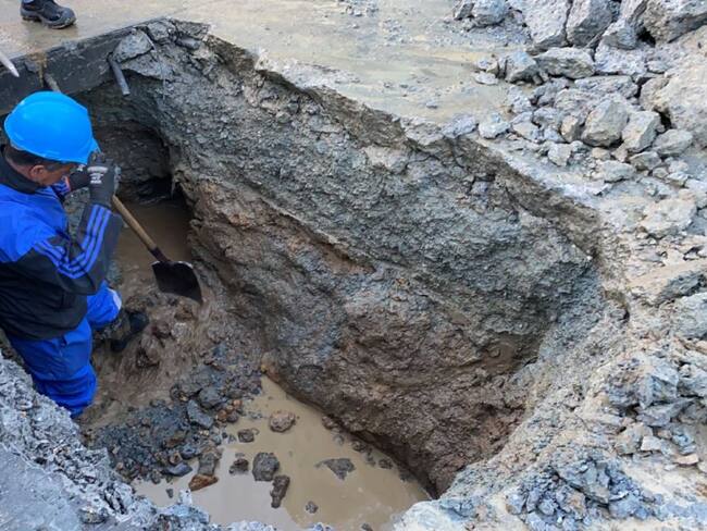 Reparaciones por filtración en una tubería de conducción