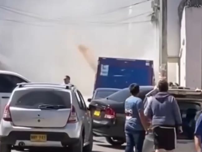 Incineran vehículo de empresa de gaseosas en Pamplona. / Foto: Cortesía.