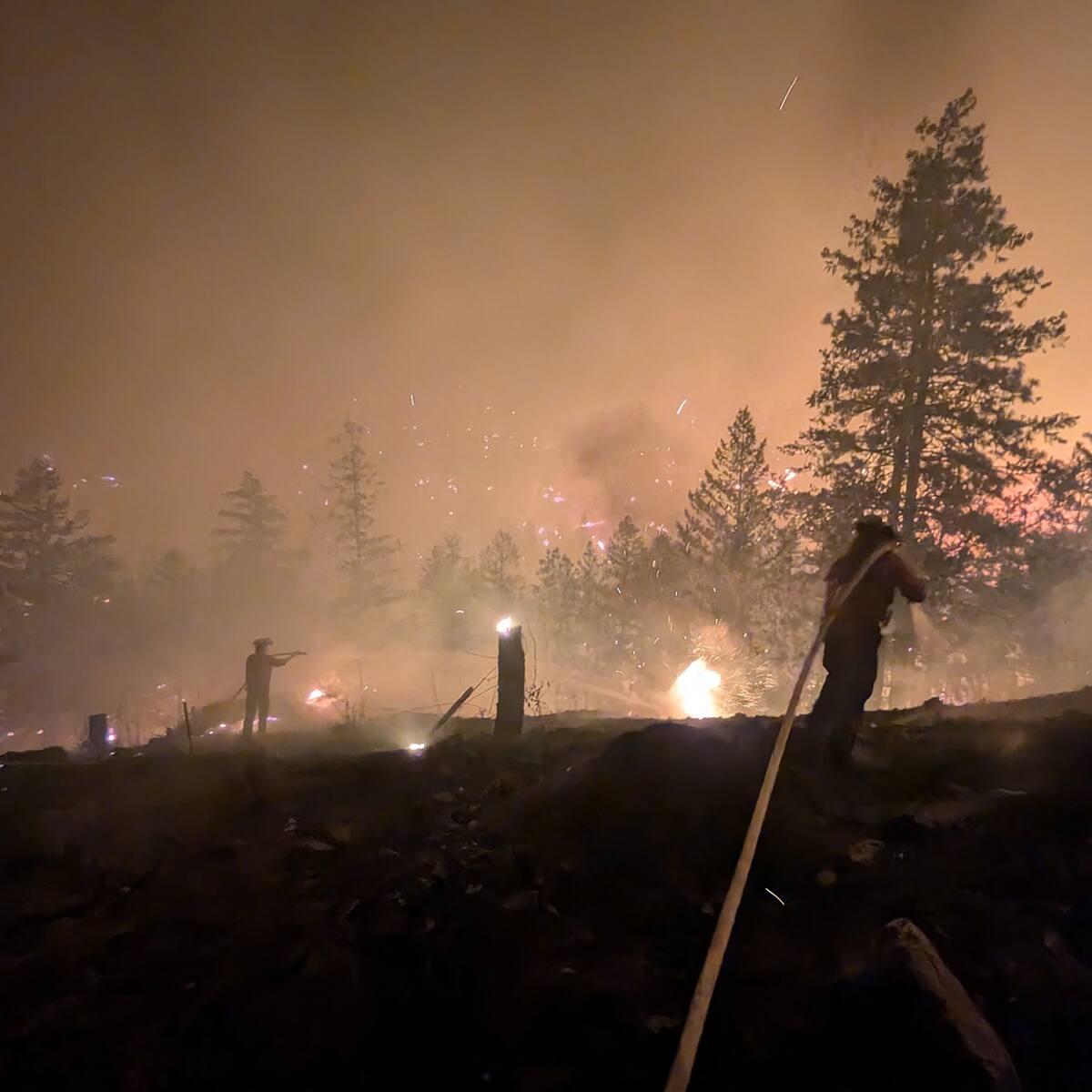 Incendio forestal obliga a evacuar a más de 20.000 personas en el oeste de Canadá