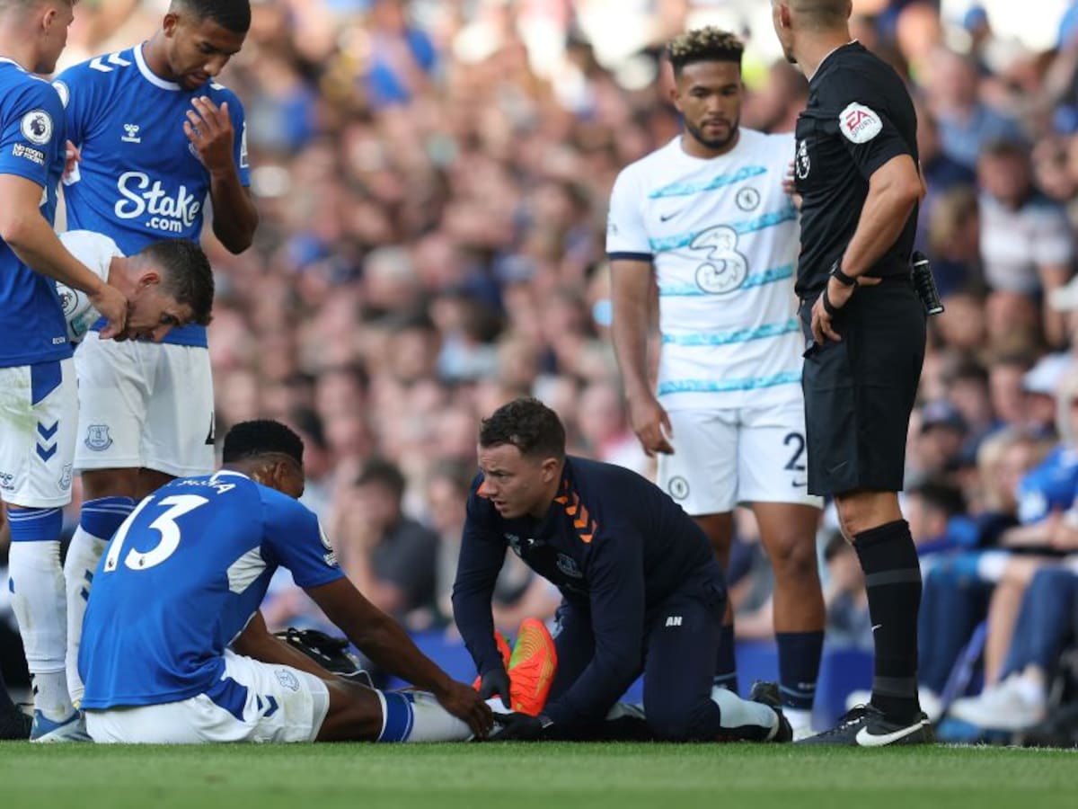 Yerry Mina y una dura crítica: “Siempre está lesionado, no le sirve al club”