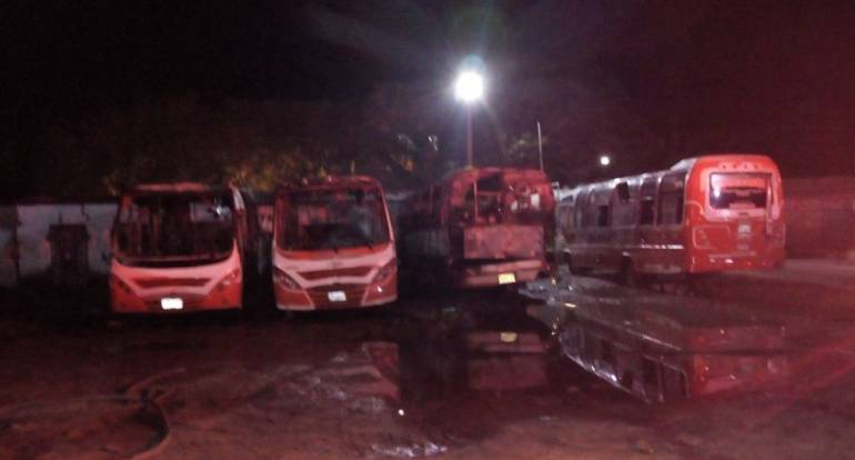 Buses incinerados