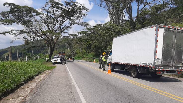 Seguirá toque de queda y cierre de fronteras en Santander