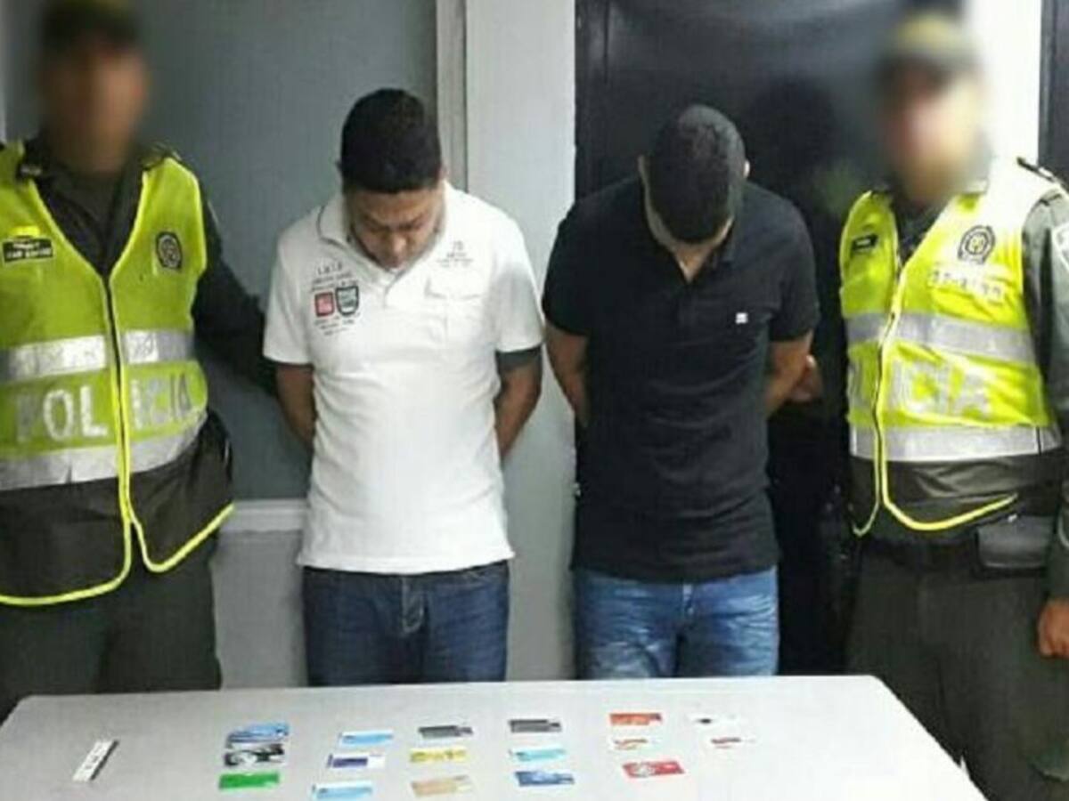 Los capturan por hurtar $1.000 millones a través de cambiazo de tarjetas