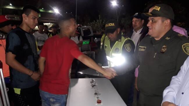 Entrega de las dosis de estupefacientes por parte de la banda del indio del Cúcuta Deportivo