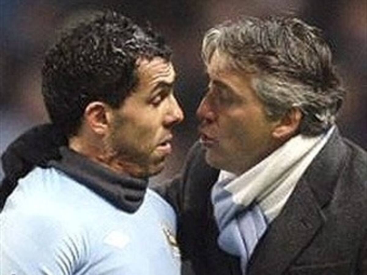 Carlos Tévez acepta la multa del Manchester City por negarse a jugar