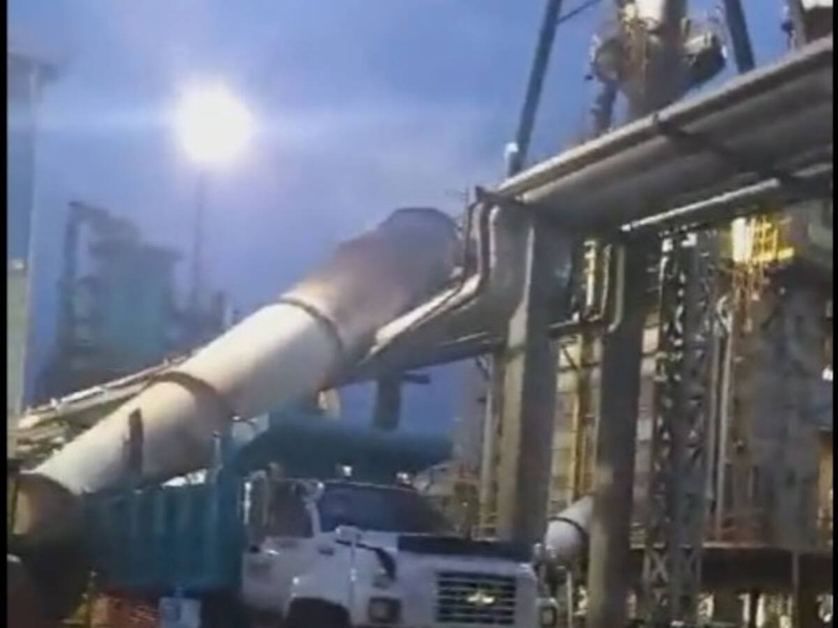 Vendaval tumbó chimenea de la refinería de Barrancabermeja