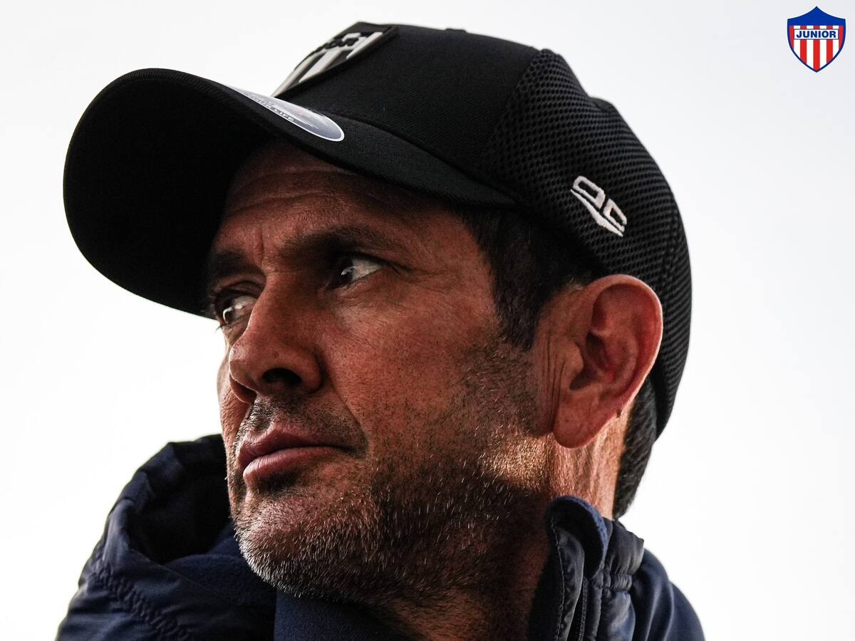 Arturo Reyes respalda a Néstor Lorenzo: “Él sabe qué es lo que está haciendo”