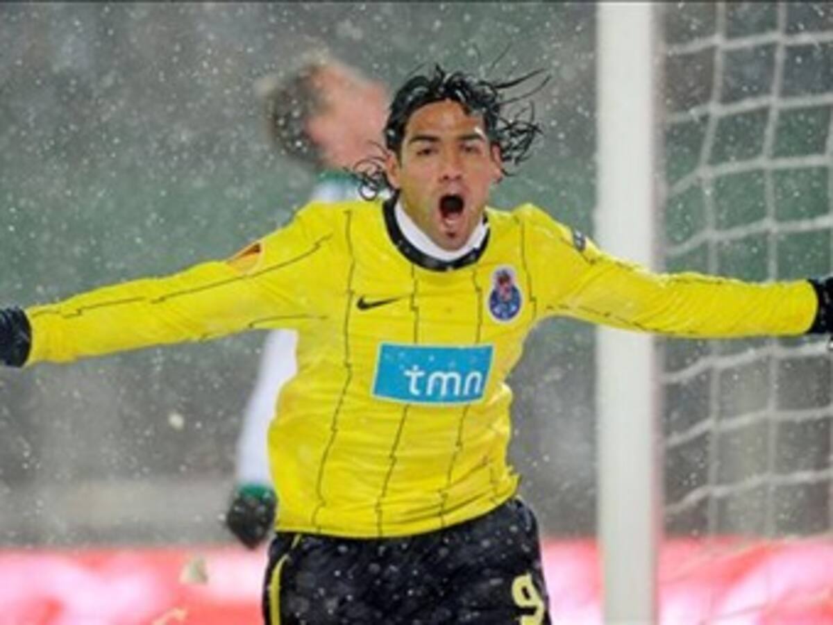 Falcao marca tres goles en victoria de Porto ante Rapid de Viena en Liga de Europa