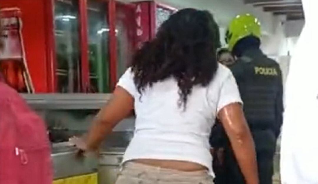 El caso de intolerancia se presentó en un negocio del Centro Histórico porque la mujer se molestó al recibir el producto frío