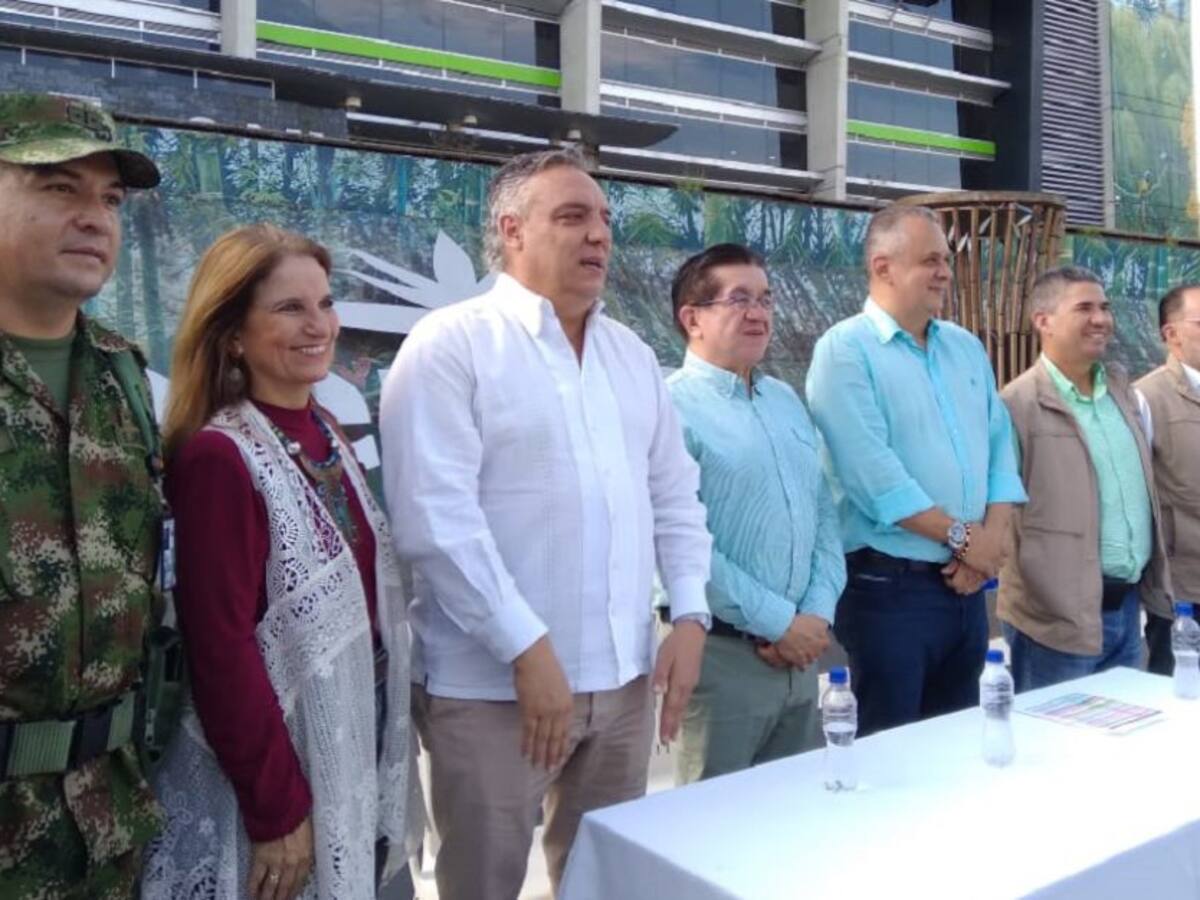 Ministro de salud, Fernando Ruiz, testigo electoral del gobierno en Quindío