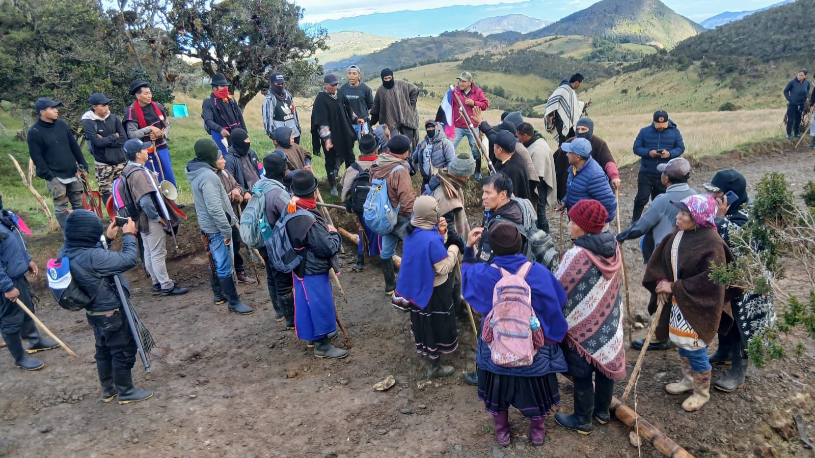 Al menos un comunero muerto y varios heridos dejan enfrentamientos entre comunidades indígenas en Cauca
