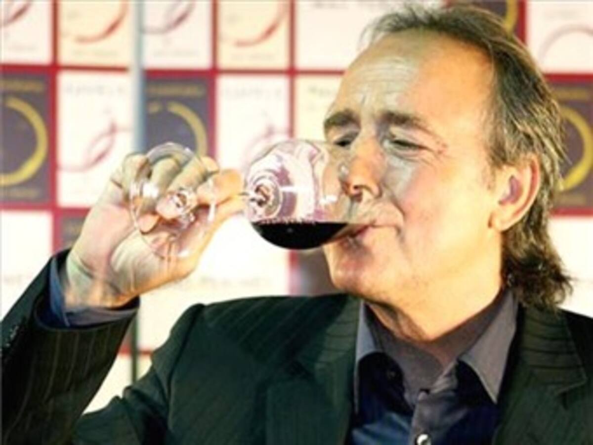 Joan Manuel Serrat se define ante la prensa chilena como 'un pobre pecador'