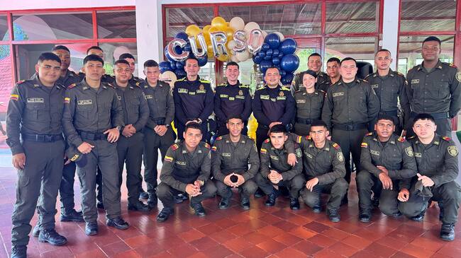 Auxiliares de policía graduados en Magangué. // Policía de Bolívar