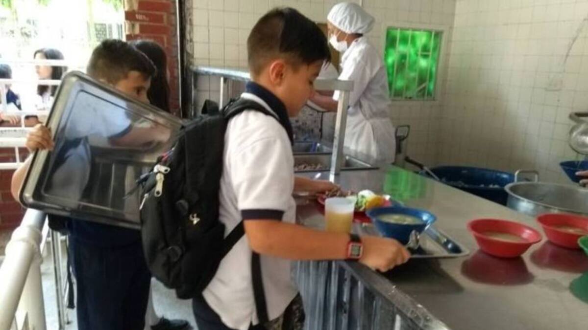 Más de 180.000 estudiantes no estarían recibiendo alimentación del PAE
