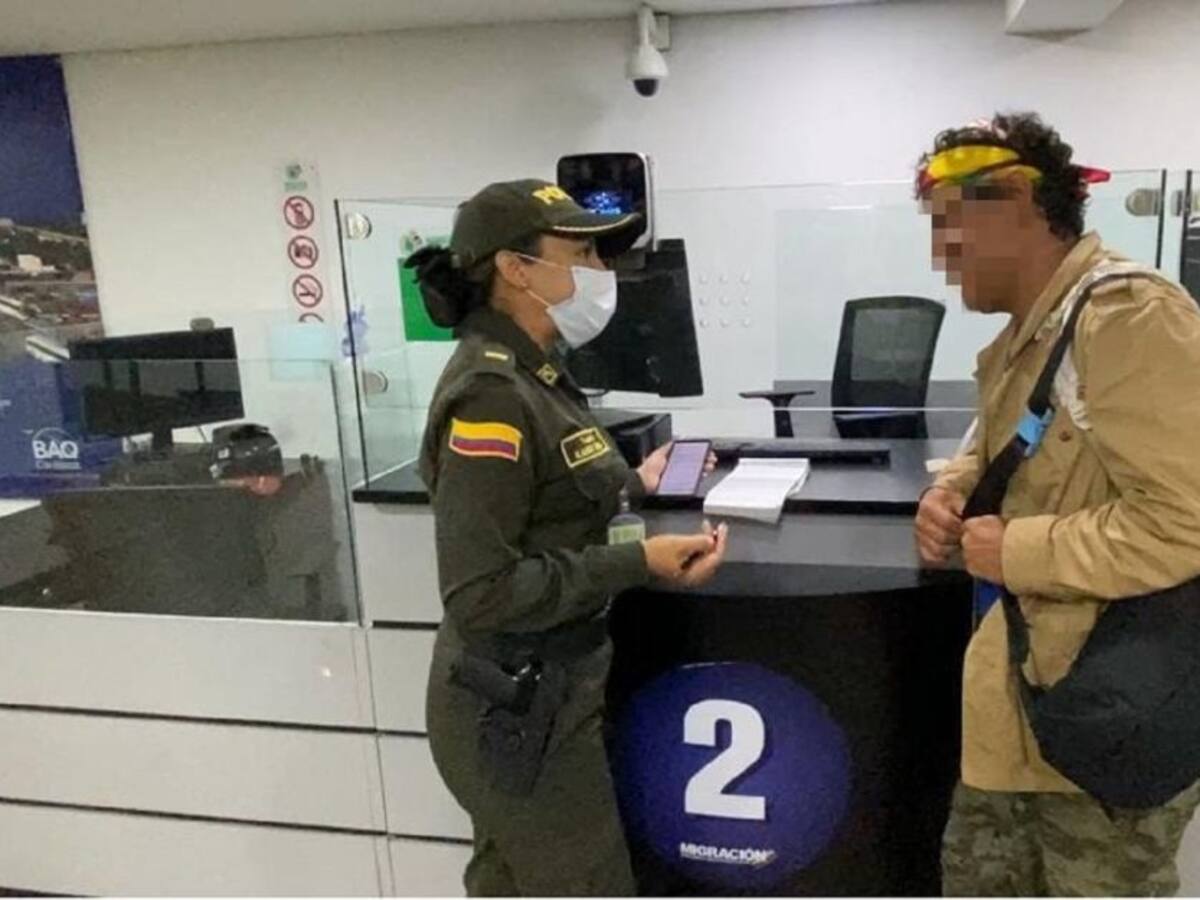 Pasajero que discutió con tripulación de avión deberá pagar comparendo