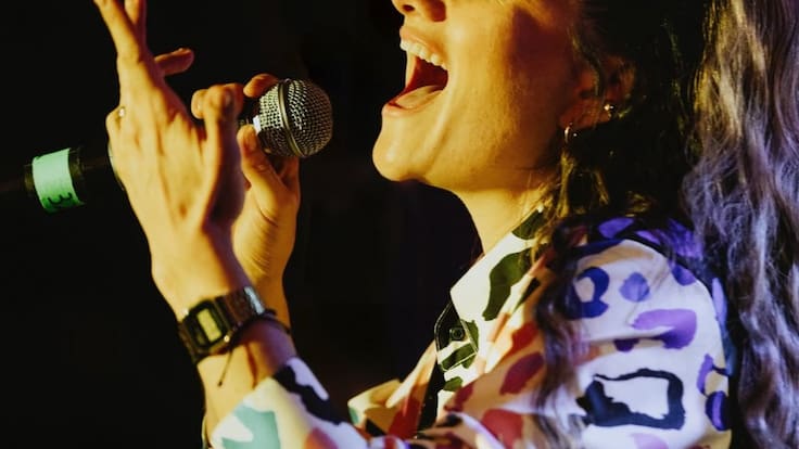 Laura Kalop presenta “6 Vidas”, una canción sobre el poder de amar a pesar de todo