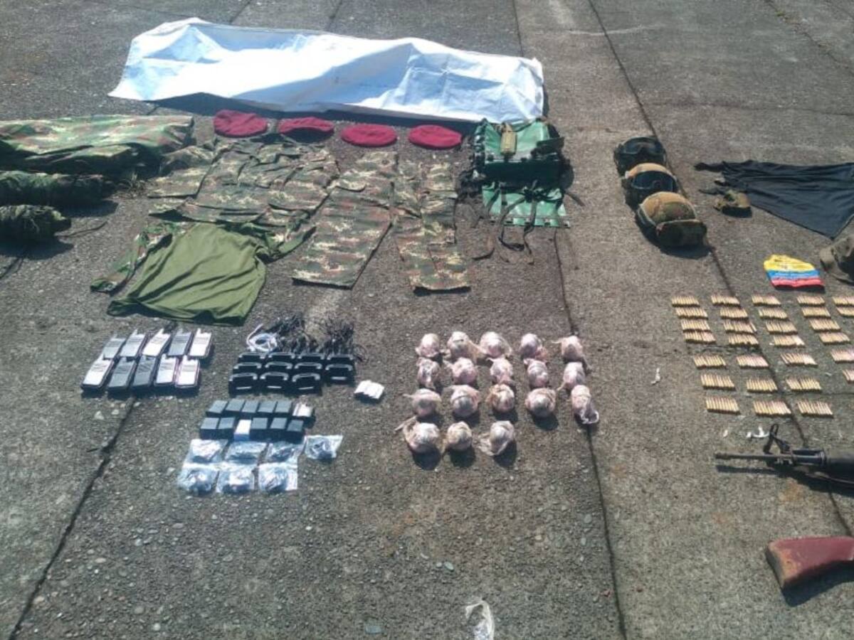 Catorce policías heridos en Mataje