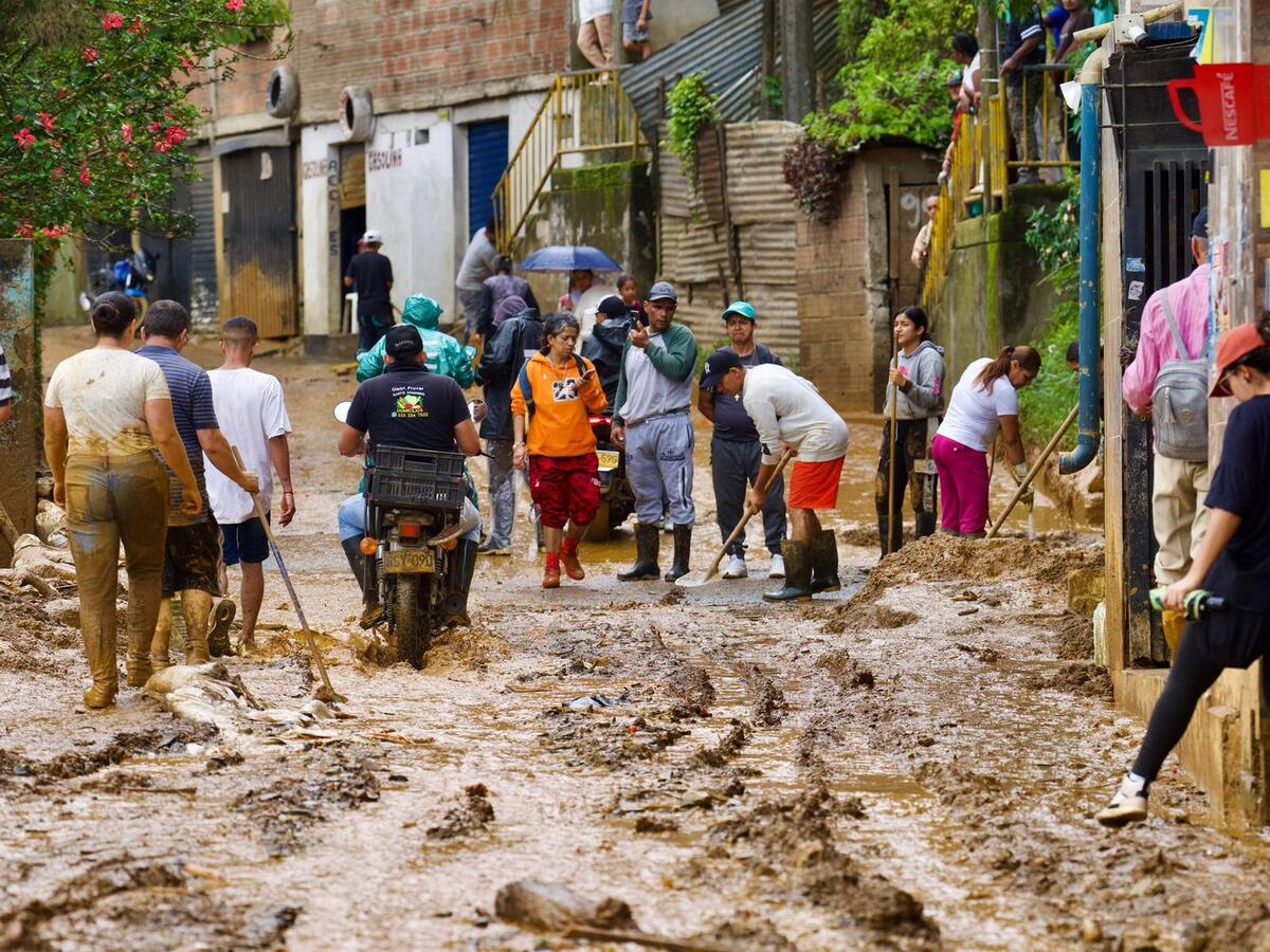 Más de 300 familias afectadas por las lluvias en Santo Domingo reciben atención integral