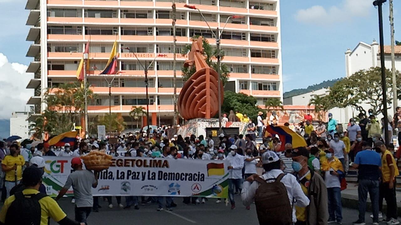 La movilización de las centrales obreras por las calles de Ibagué