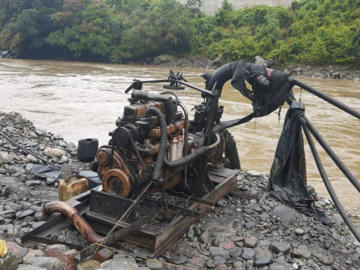 Incautan maquinaria avaluada en $700.000.000 utilizada en minería ilegal