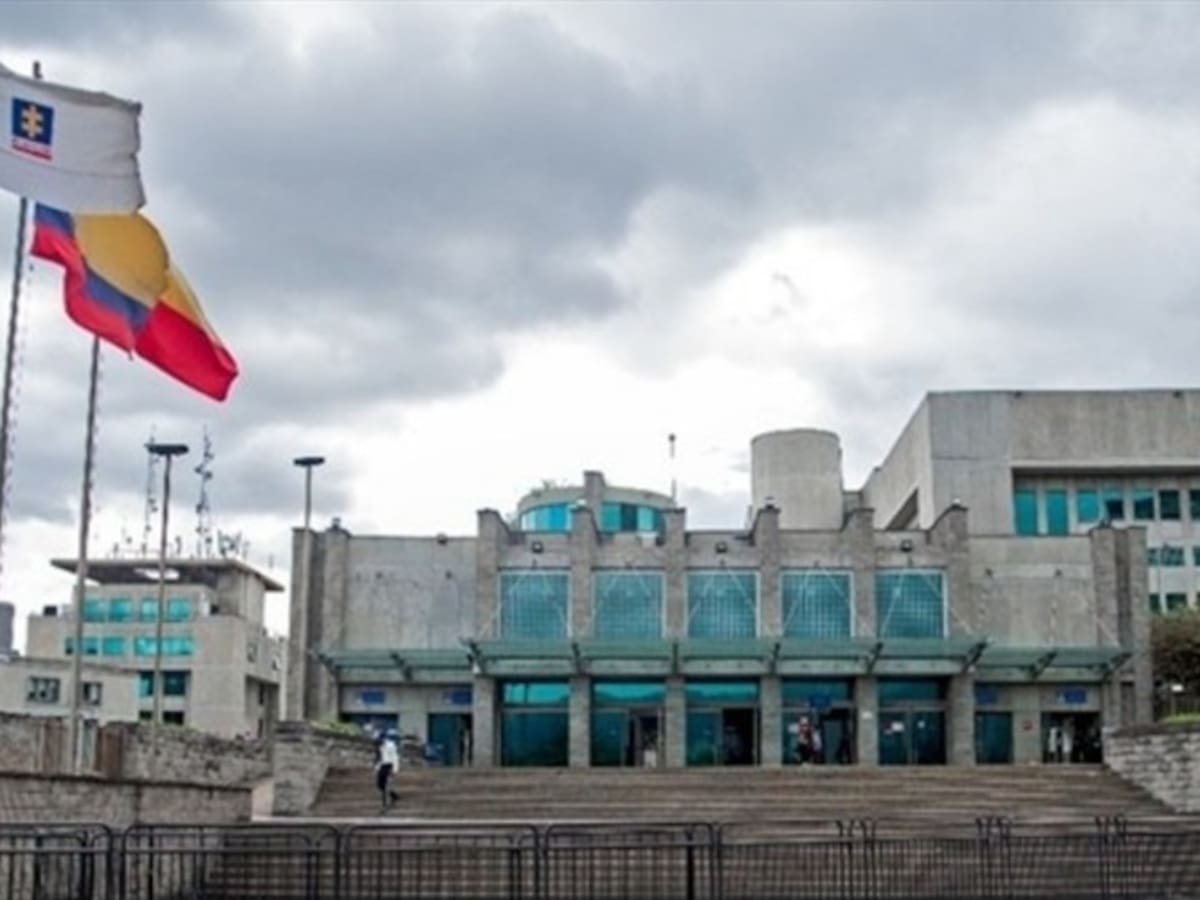 Empresario minero a quien iba dirigido el atentado en Bogotá habría recibido amenazas de guerrillas