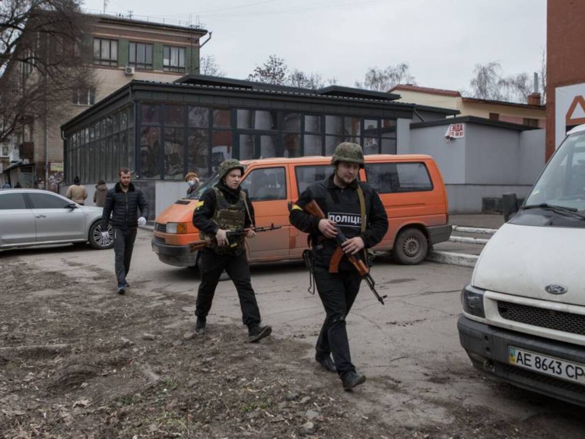 Letonia permite que sus ciudadanos se sumen al ejército ucraniano