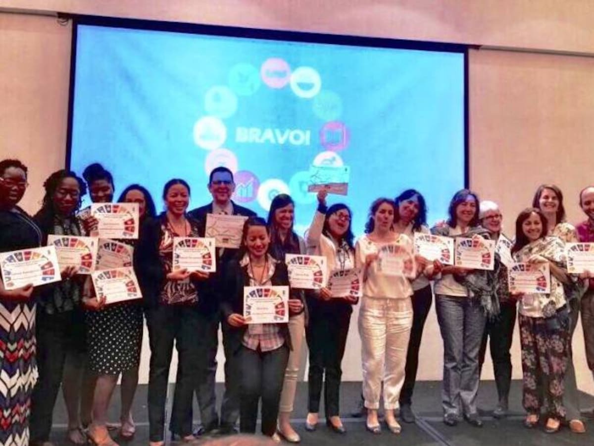 Manos a la Paz es reconocido como Mejor Iniciativa en Feria de Conocimiento e Innovación