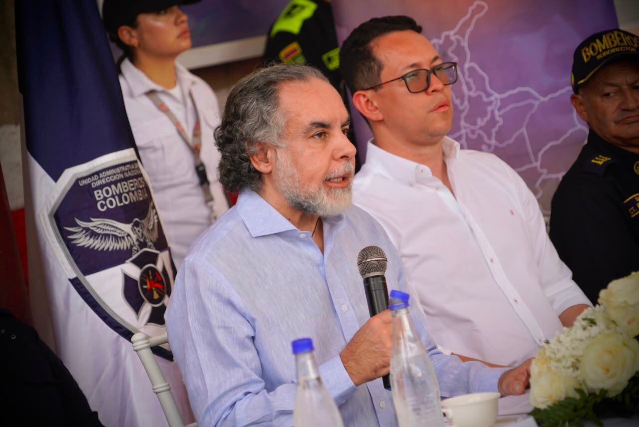 Armando Benedetti en visita a Soledad. Foto: @AABenedetti