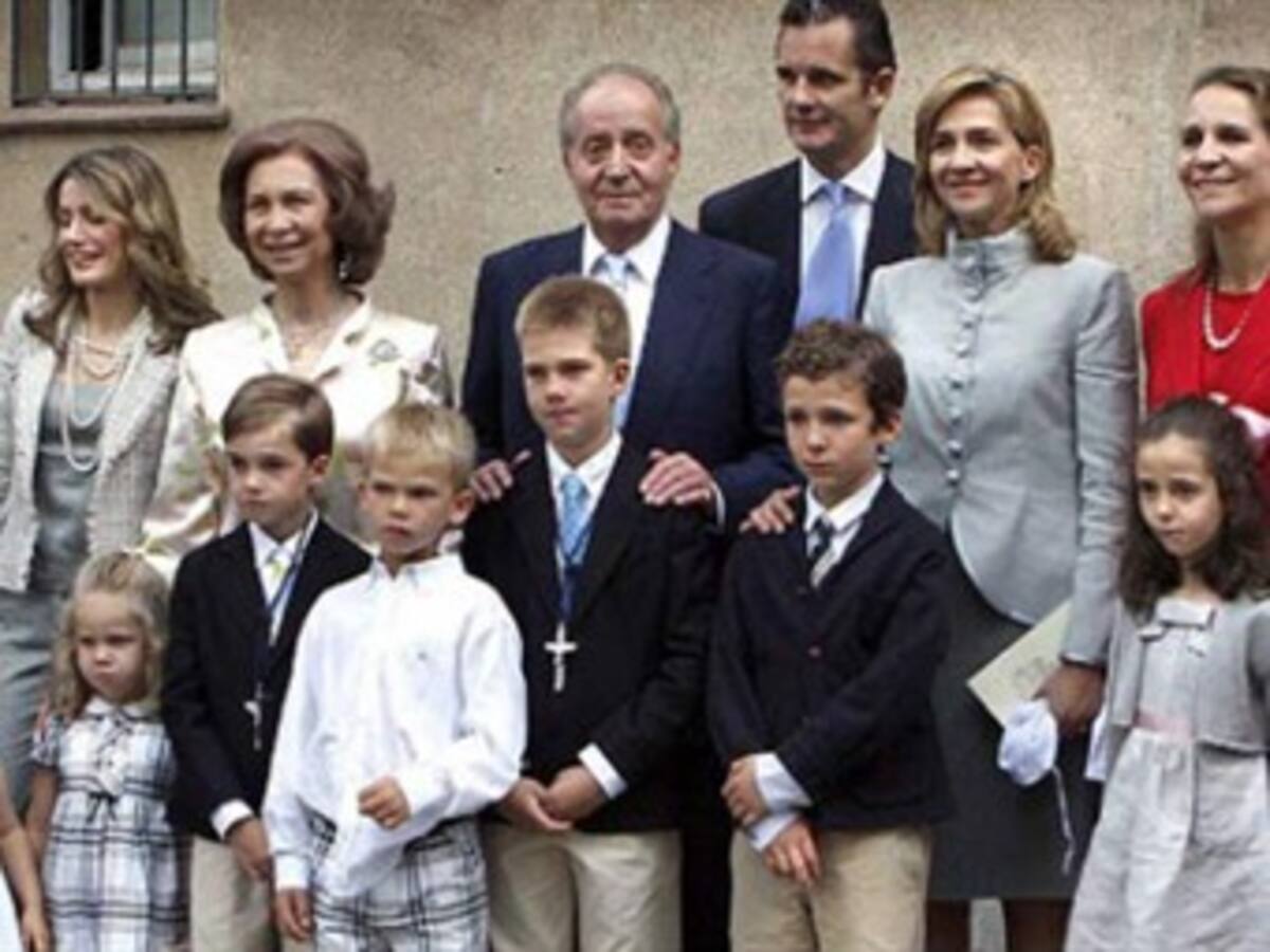 Un año de caídas de la monarquía española